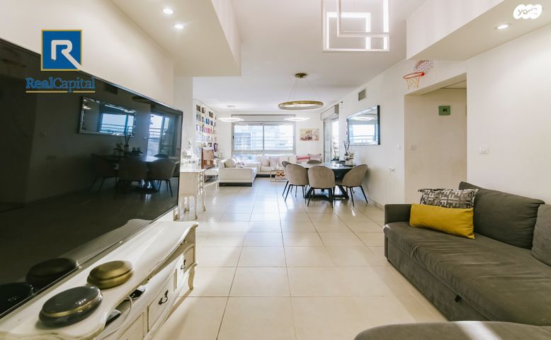 דירה, 2008, רעננה