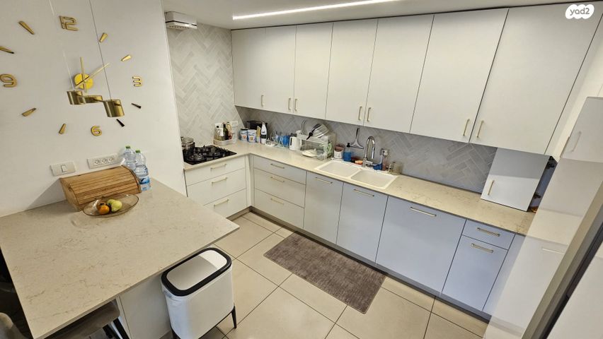 דירה, אבא אבן, קרית הלאום, ירושלים