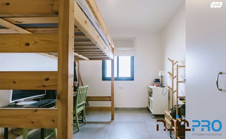 דירה, זכריה חתוכה, נווה מרמורק, רחובות