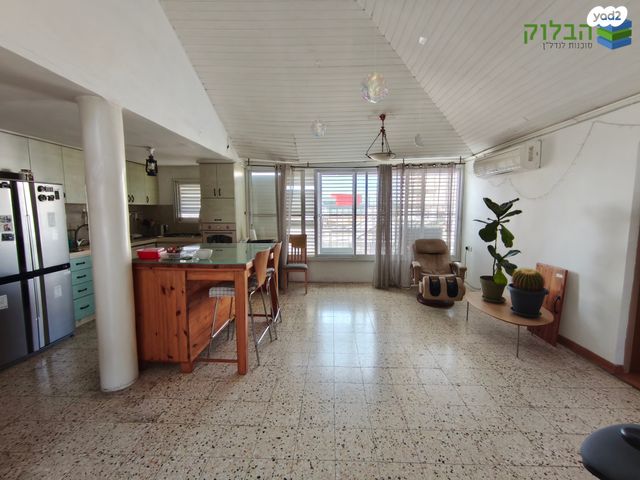 דופלקס, רמב"ם, ראשון לציון