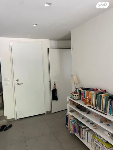 תיירות ונופש, קיסריה