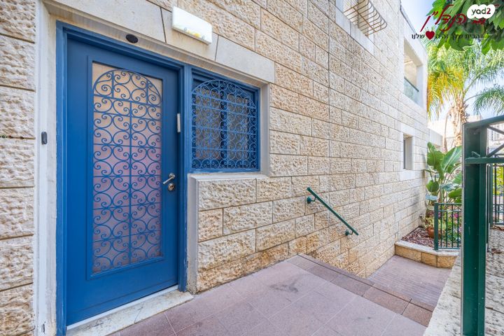 דירת גן, אלמוגן, הנחלים, מודיעין מכבים רעות