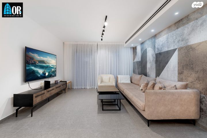 דירה, דליה רביקוביץ, נאות שמיר, יבנה