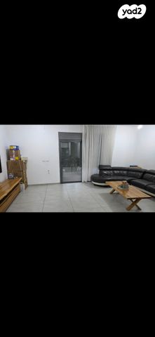 דירת גן, חורשת האקליפטוס, אדמית / יערית, שלומי