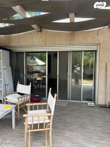 תיירות ונופש, קיסריה