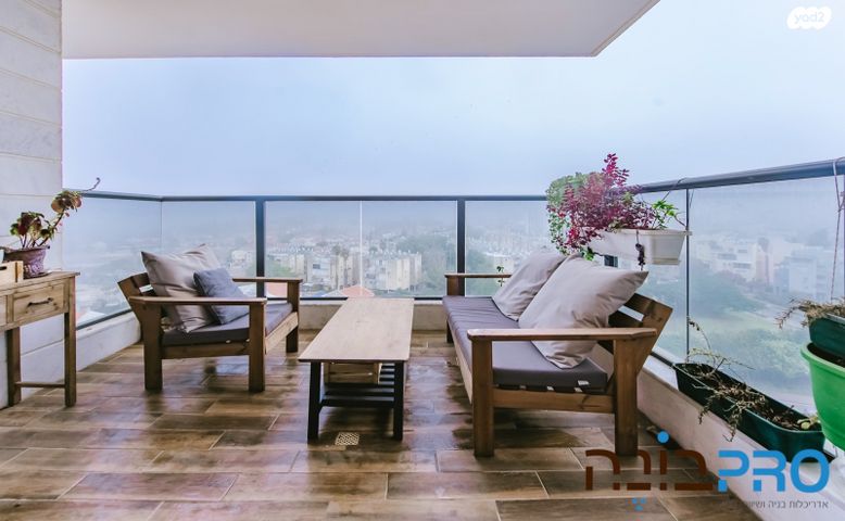 דירה, זכריה חתוכה, נווה מרמורק, רחובות