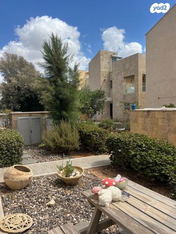 תיירות ונופש, קיסריה