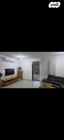 דירת גן, חורשת האקליפטוס, אדמית / יערית, שלומי