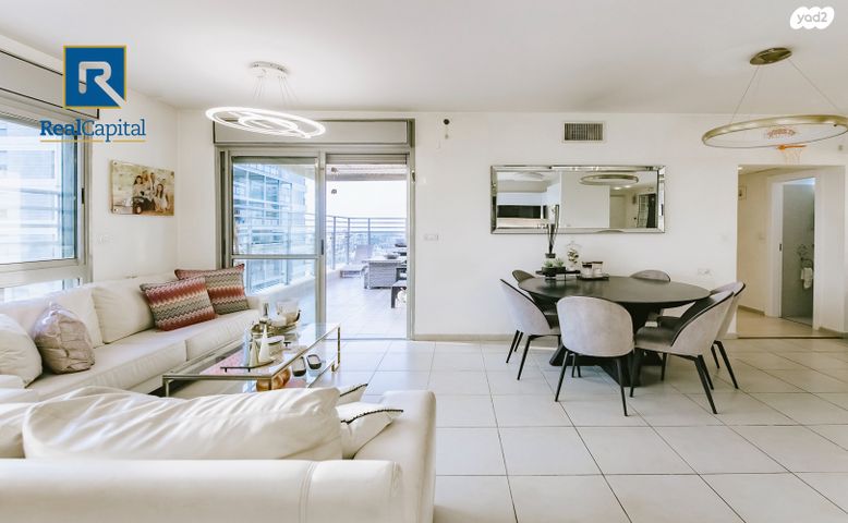 דירה, 2008, רעננה