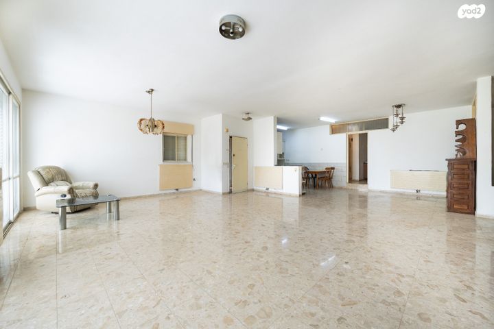 דירת גן, הרב עוזיאל, בית וגן, ירושלים