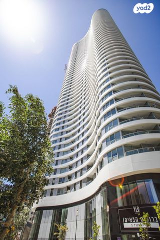 דירה, גרציאני יצחק, גני שרונה, קרית הממשלה, תל אביב יפו