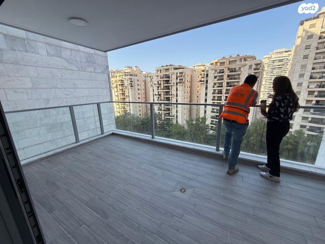 דירה, ש"י עגנון, שיכון רסקו, קרית אונו