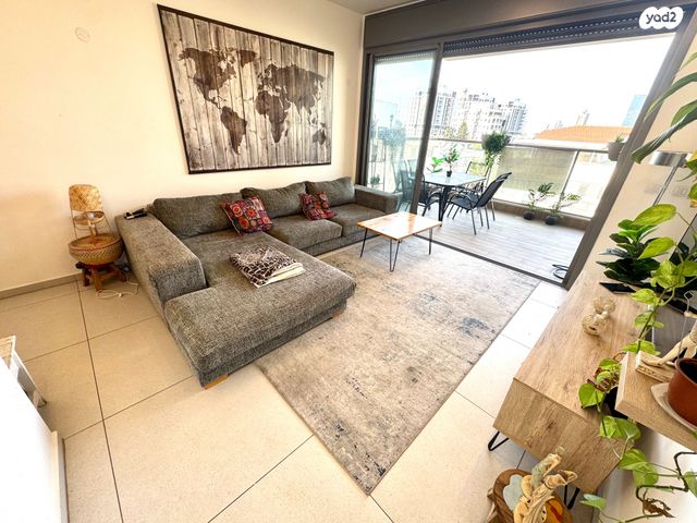 דירה, רבי יהודה הנשיא, עליות, רמת גן