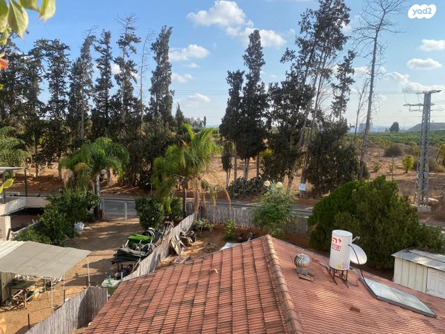 דו משפחתי, הוד השרון