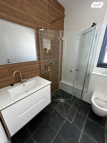 דירה, אמנון ליפקין שחק, נתניה