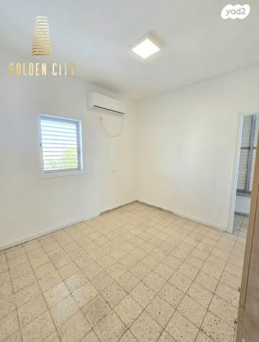 דירה, דרך רזיאל 15, צפון מזרח מרכז העיר, נתניה