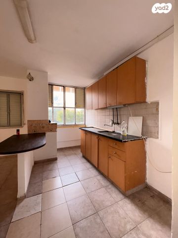 גיורא יוספטל 