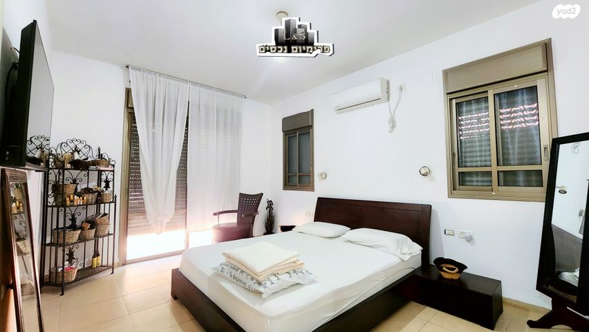 דו משפחתי, מסריק, נהריה