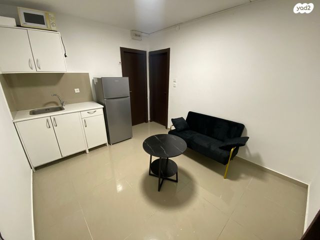 הרב הרצוג 21