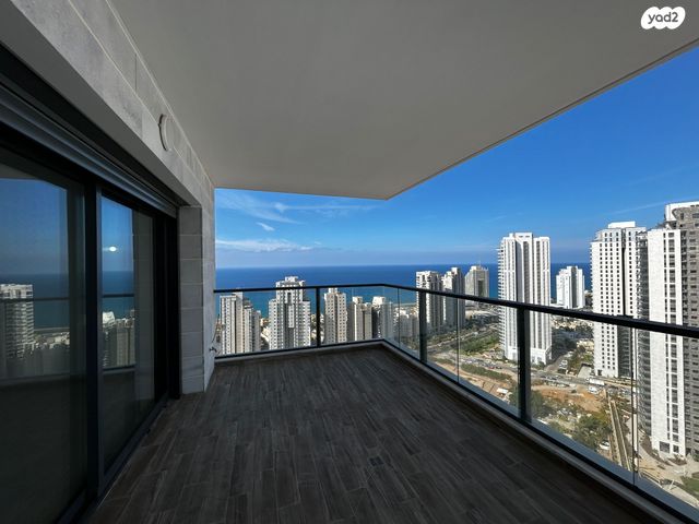 דירה, אמנון ליפקין שחק, נתניה