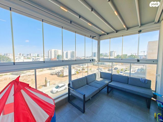 דירה, סחלב, שדרות