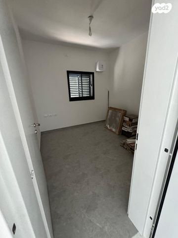 דירה, הרב הרצוג 8, צפון מערב מרכז העיר, נתניה