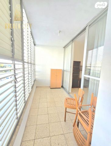 דירה, דרך רזיאל 15, צפון מזרח מרכז העיר, נתניה