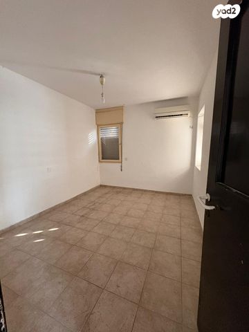 דירה, גיורא יוספטל, נאות הרצל, נתניה