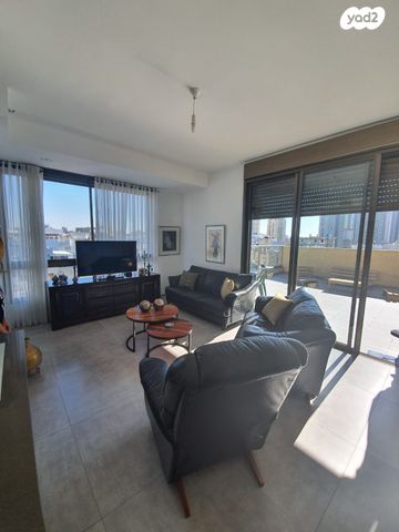 דירה, השר שפירא 44, בת ים