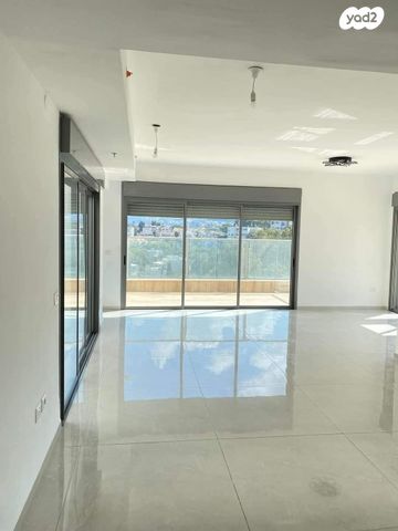 גג/ פנטהאוז, מעלות הבוצרים, מרכז הכרמל, חיפה