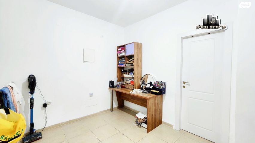 דו משפחתי, מסריק, נהריה