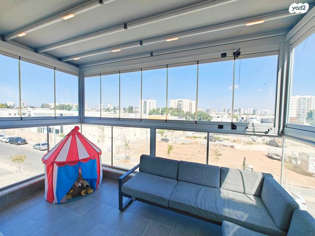 דירה, סחלב, שדרות