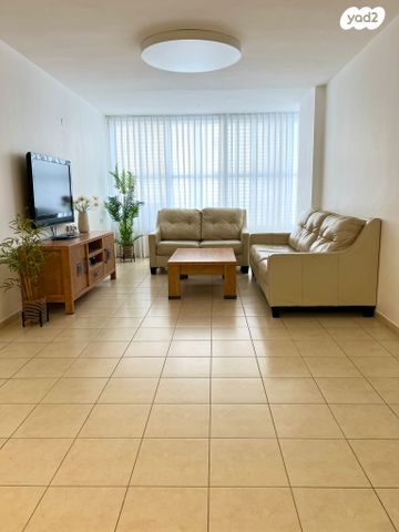 דירה, עזרא, ג' / מרכז מזרח העיר, רחובות