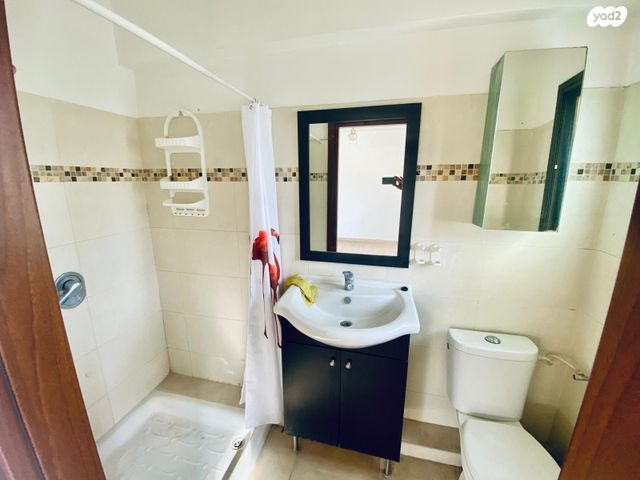 דו משפחתי, הוד השרון