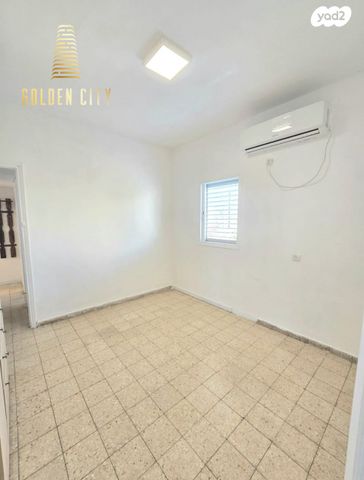 דירה, דרך רזיאל 15, צפון מזרח מרכז העיר, נתניה