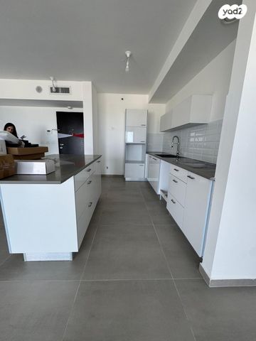 דירה, הרב הרצוג 8, צפון מערב מרכז העיר, נתניה