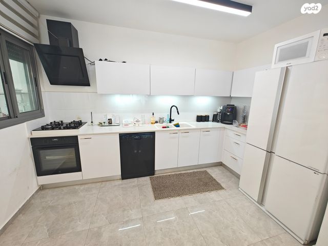 דירה, סחלב, שדרות