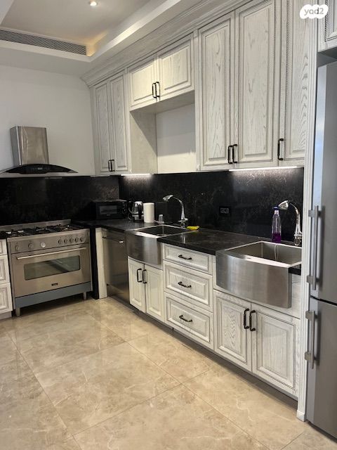 שדרות בן מיימון 