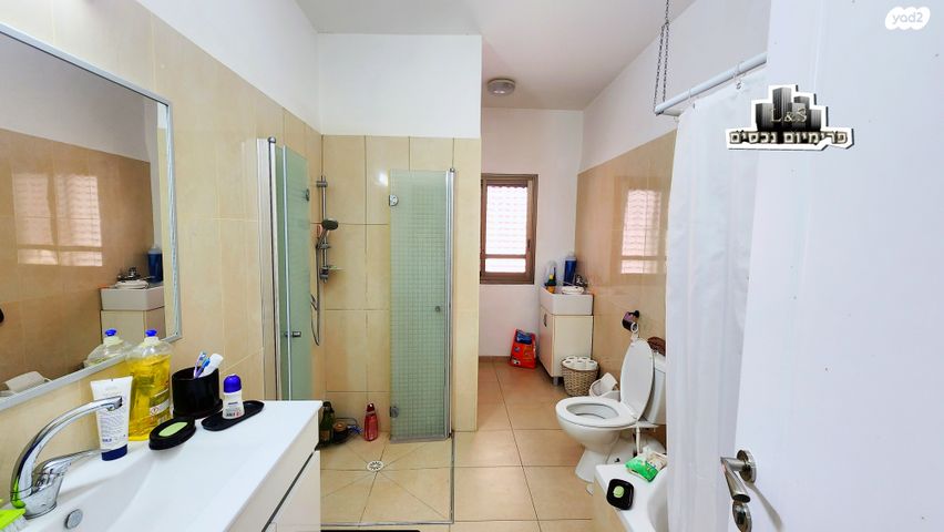 דו משפחתי, מסריק, נהריה