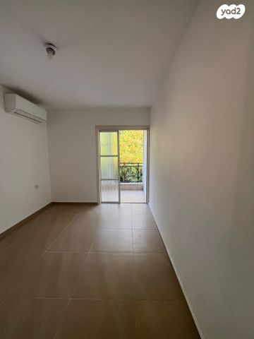 דו משפחתי, השלושים ושלושה 13, רמת חן, רמת גן