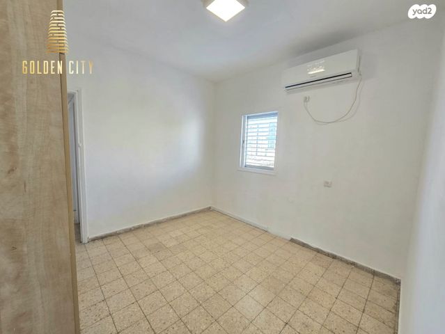 דירה, דרך רזיאל 15, צפון מזרח מרכז העיר, נתניה