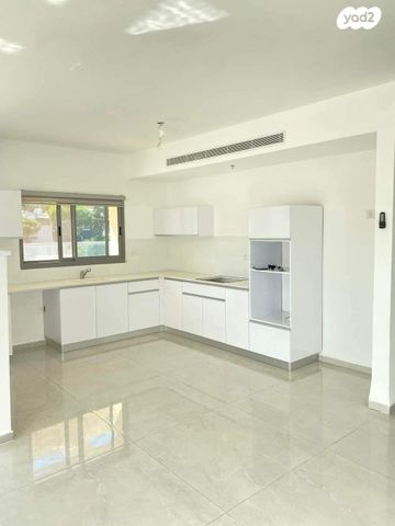 גג/ פנטהאוז, מעלות הבוצרים, מרכז הכרמל, חיפה