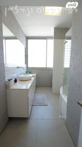 גג/ פנטהאוז, קרית אילון, חולון