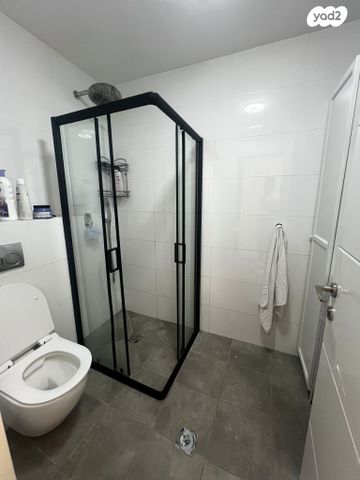 דירת גן, חרוב, כרמל מערבי, חיפה