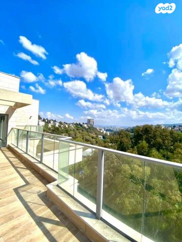 גג/ פנטהאוז, מעלות הבוצרים, מרכז הכרמל, חיפה