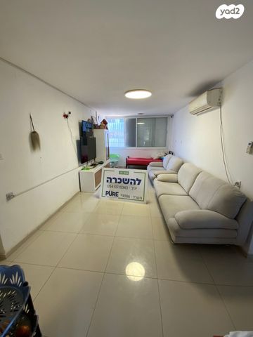 קדושי קהילת מזריץ' 16