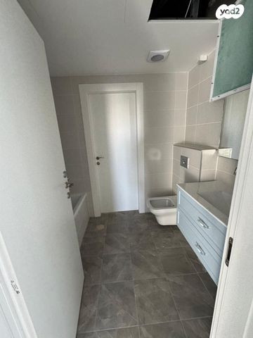 דירה, הרב הרצוג 8, צפון מערב מרכז העיר, נתניה