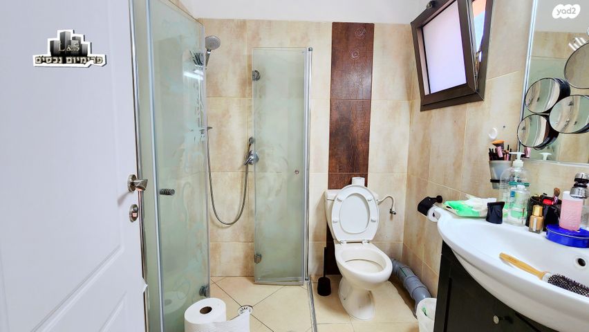 דו משפחתי, מסריק, נהריה