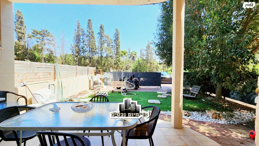 דו משפחתי, מסריק, נהריה