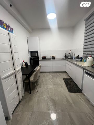 דירת גן, חרוב, כרמל מערבי, חיפה